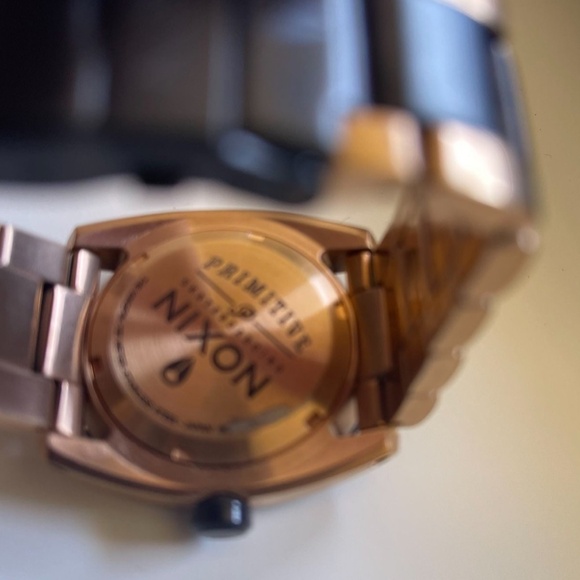 Nixon X Primitive "Kingpin" collab Watch - Rose gold/black - Picture 2 of 4